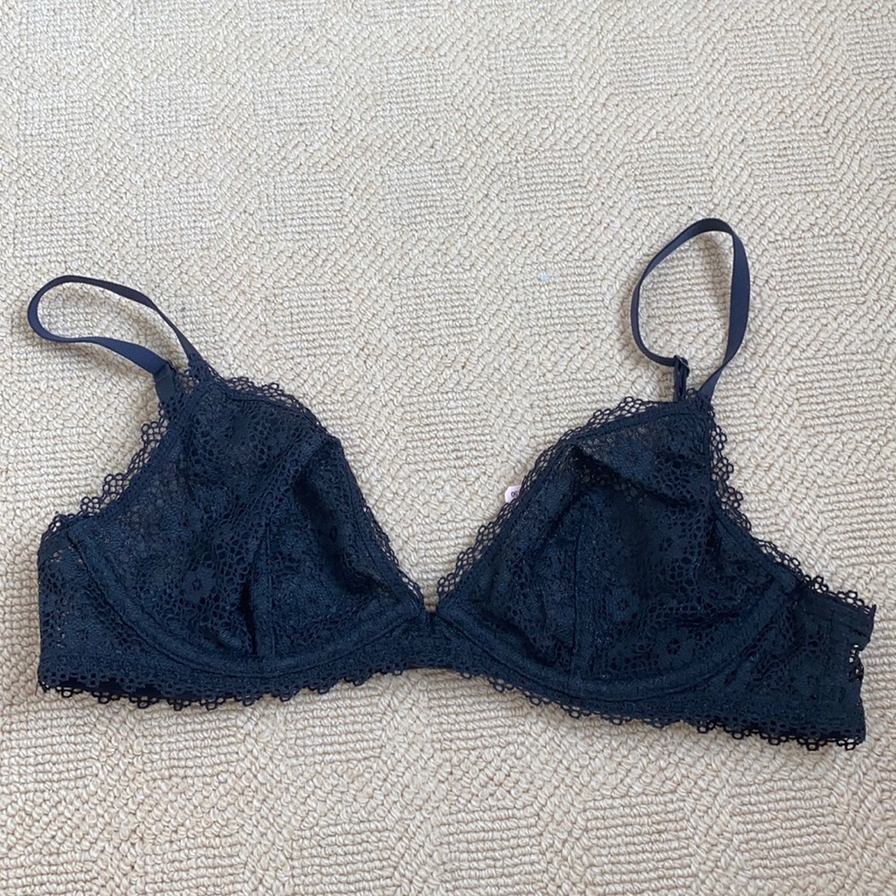 Victoria's Secret Lace bra underwire Black NWT